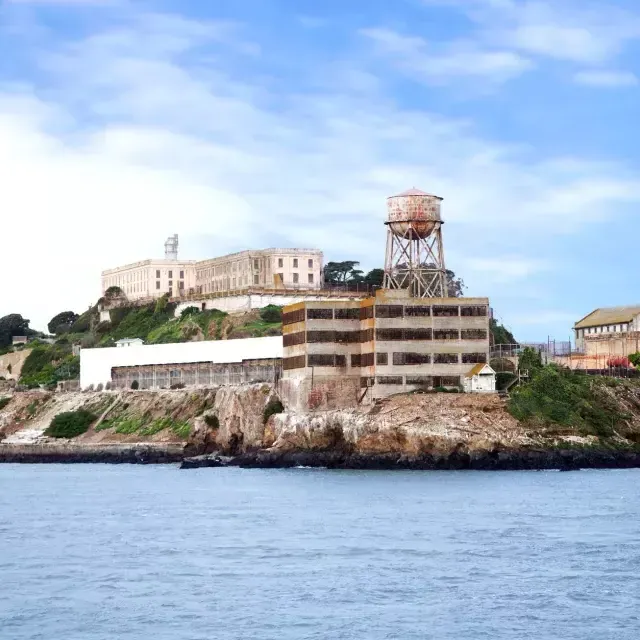 Alcatraz vom Boot aus gesehen